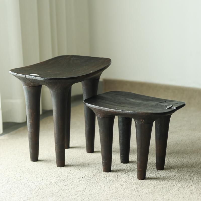 Desk Setup Minimalist - Ecktisch aus massivem Holz im Wabi-Sabi-Stil,